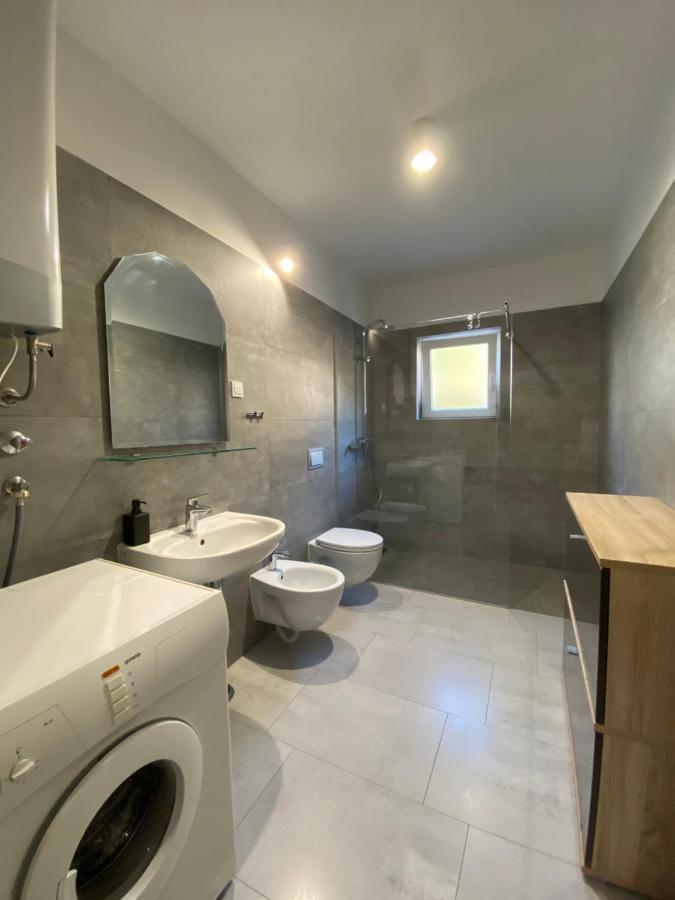 Apartmani Mateo Omiš Esterno foto