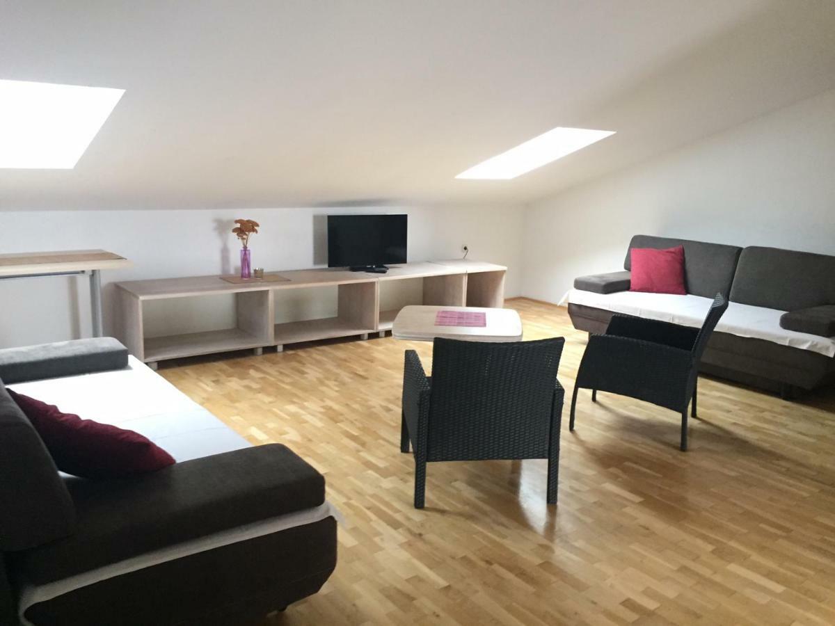 Apartmani Mateo Omiš Esterno foto